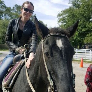 Meet your Posher, Brittany